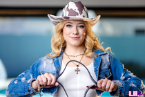 Preview photo for How A Real Cowgirl Rides - S2:E1