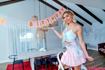 Preview photo for February 2022 Flavor Of The Month Chloe Temple - S2:E7