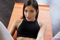 Preview photo for Naive Step Sister - S8:E5